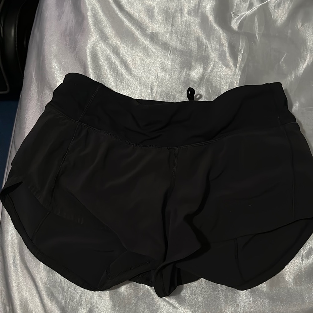 Lululemon Low-Rise Lined Short